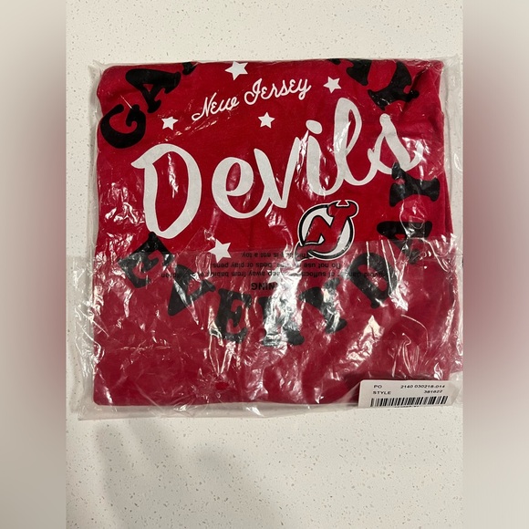 Devils-NJ Devils Female TSHIRT NHL Hockey Game Day T-Shirt, NWT, XL - Picture 6 of 8